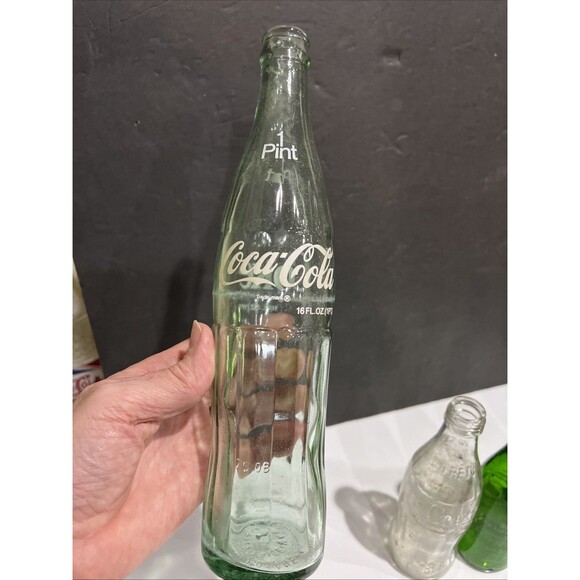 LOT WA Soda Bottles 7UP Coke-Cola Royal Crown Cola Vintage - Picture 3 of 16